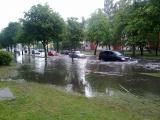 Neliela peļķe uz Lielā prospekta